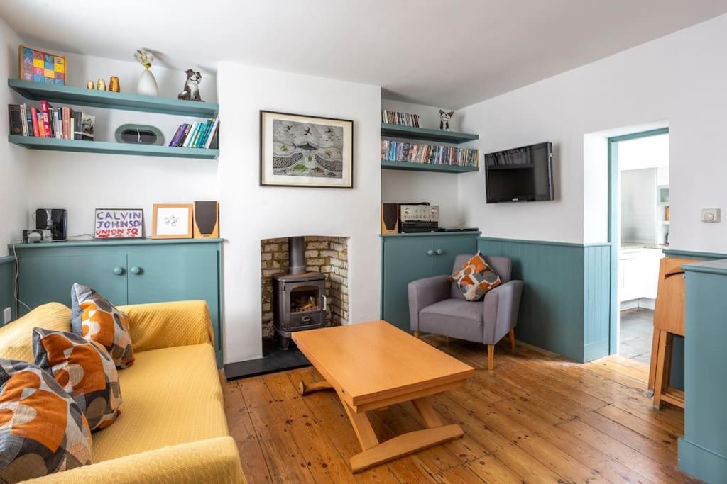 Old Anchor Cottage in Broadstairs - Exclusive unmissable deals! Book now before it's too late!