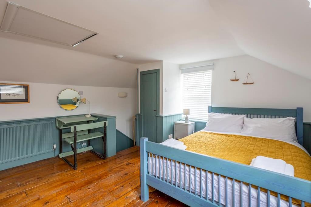 Old Anchor Cottage in Broadstairs - Exclusive unmissable deals! Book now before it's too late!