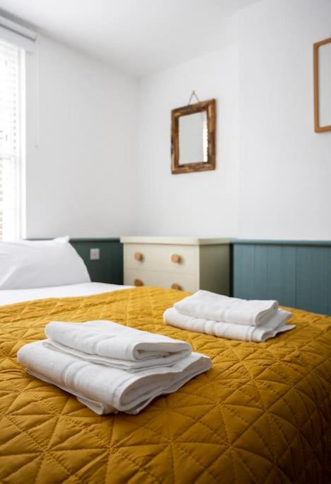 Old Anchor Cottage in Broadstairs - Exclusive unmissable deals! Book now before it's too late!