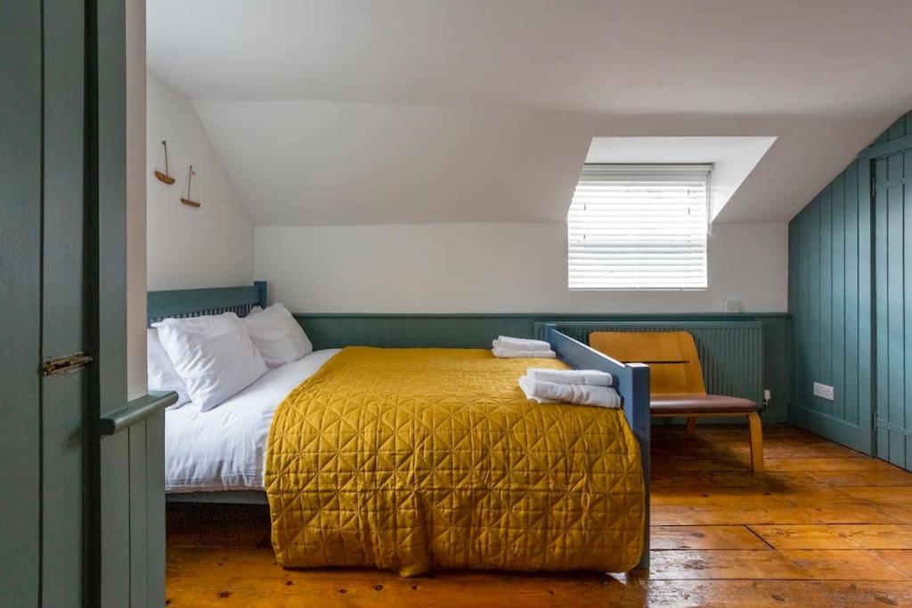 Old Anchor Cottage in Broadstairs - Exclusive unmissable deals! Book now before it's too late!