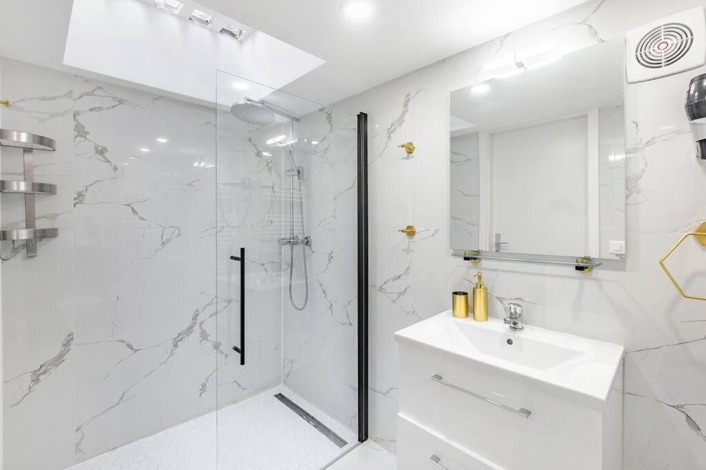Urban style 3-bedroom apartment