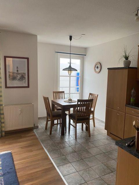 Haus-Olymp-Apartement-01-Kuehlungsborn-nur-50-m-bis-zum-Strand-ca-50-m2-2-Raeume-sehr-gepflegt