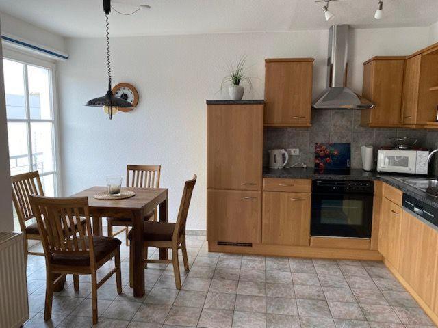 Haus-Olymp-Apartement-01-Kuehlungsborn-nur-50-m-bis-zum-Strand-ca-50-m2-2-Raeume-sehr-gepflegt