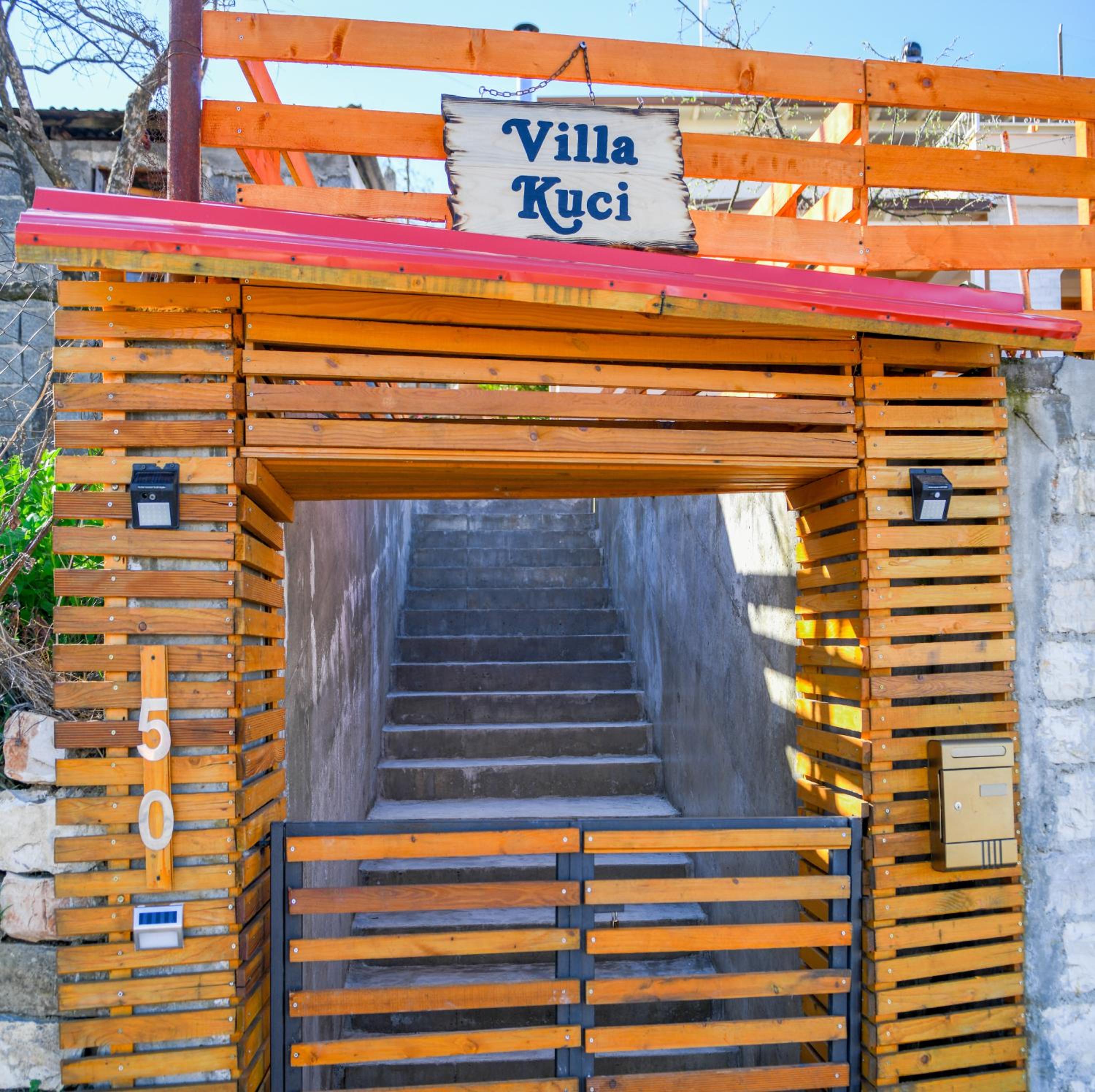Villa Kuci, Drobonik Berat