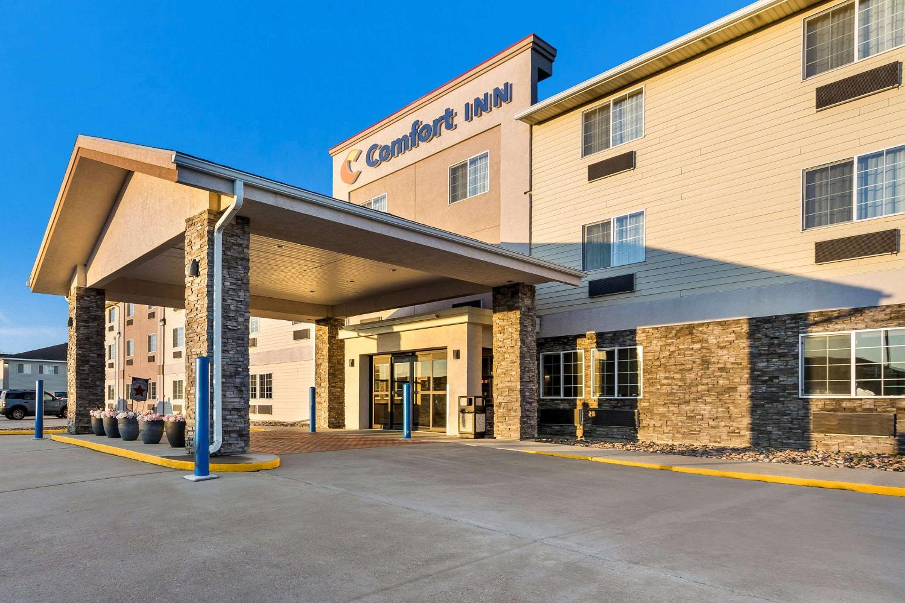 Hotel Comfort Inn Yankton SD - Image 1
