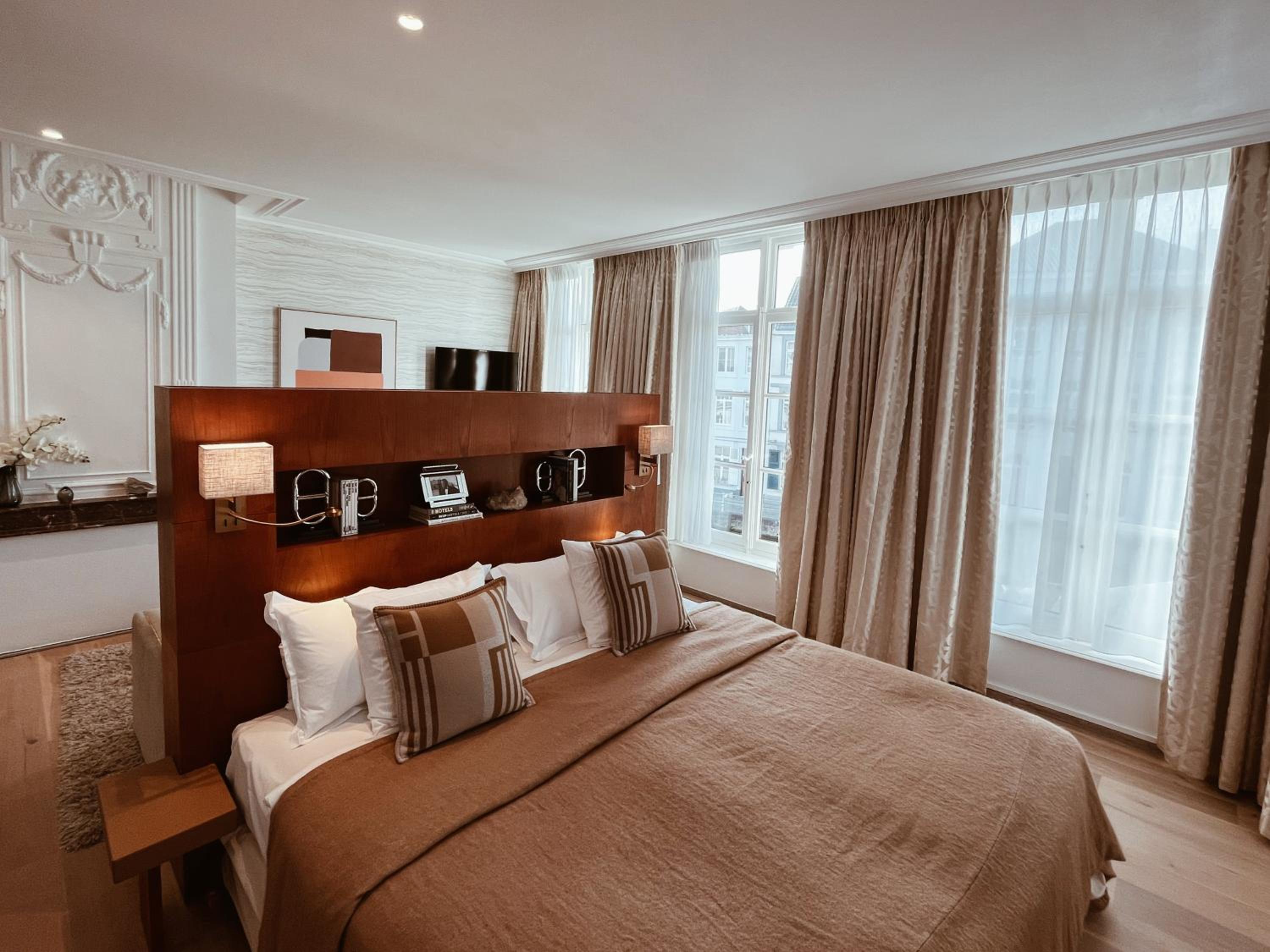 Bruges Vacations - Hotel Van Cleef - Property Image 2