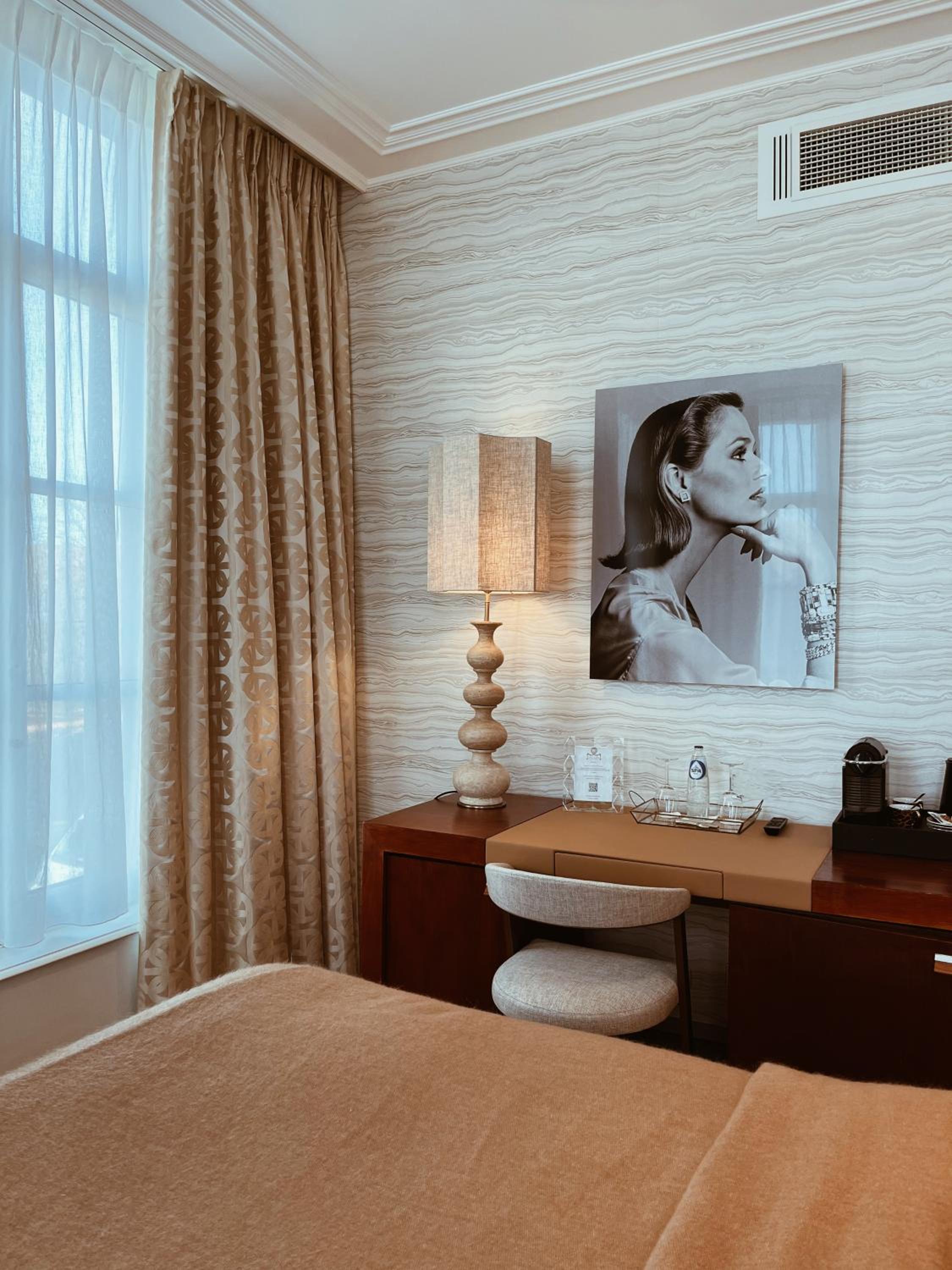 Bruges Vacations - Hotel Van Cleef - Property Image 4
