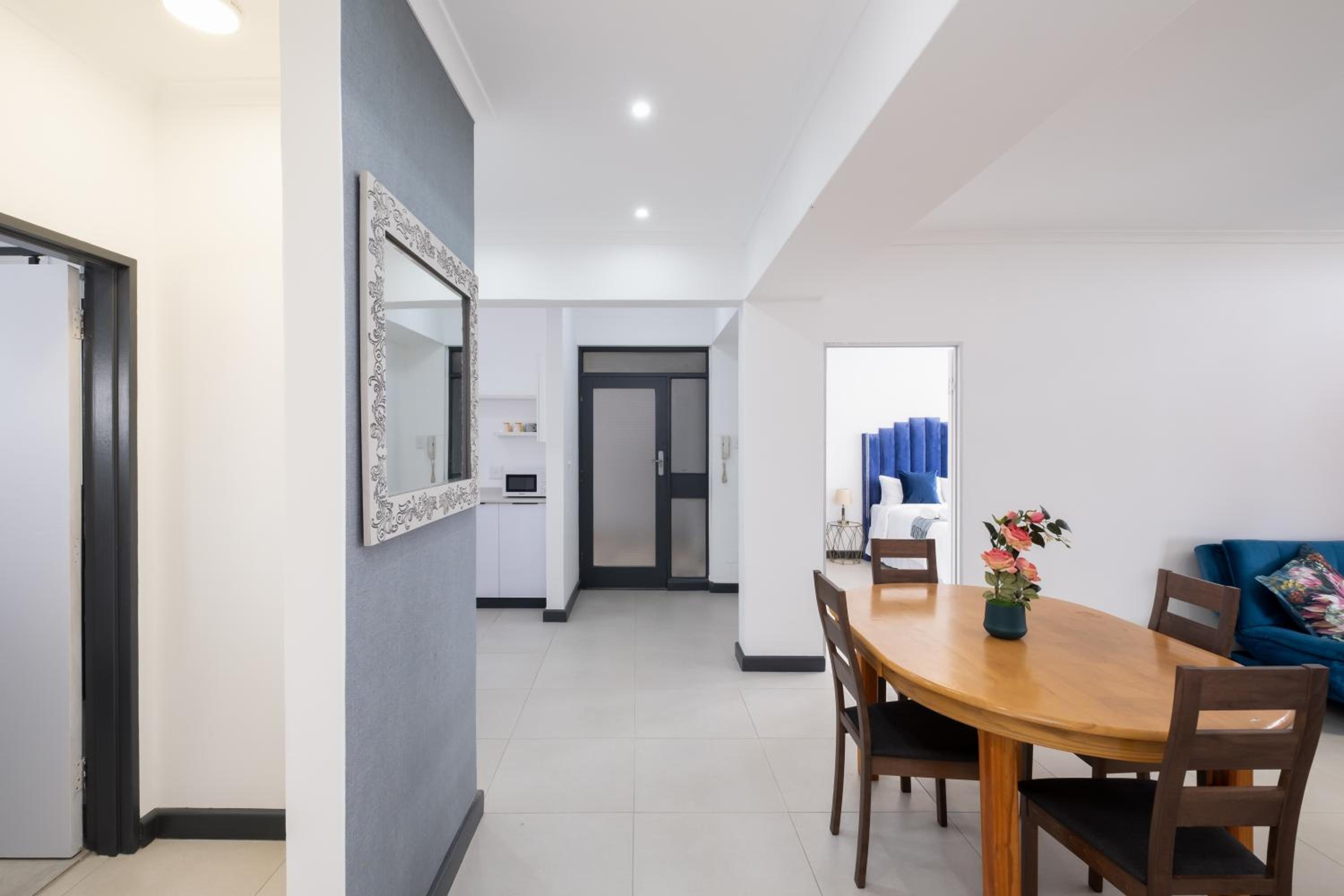 Loxton apartment