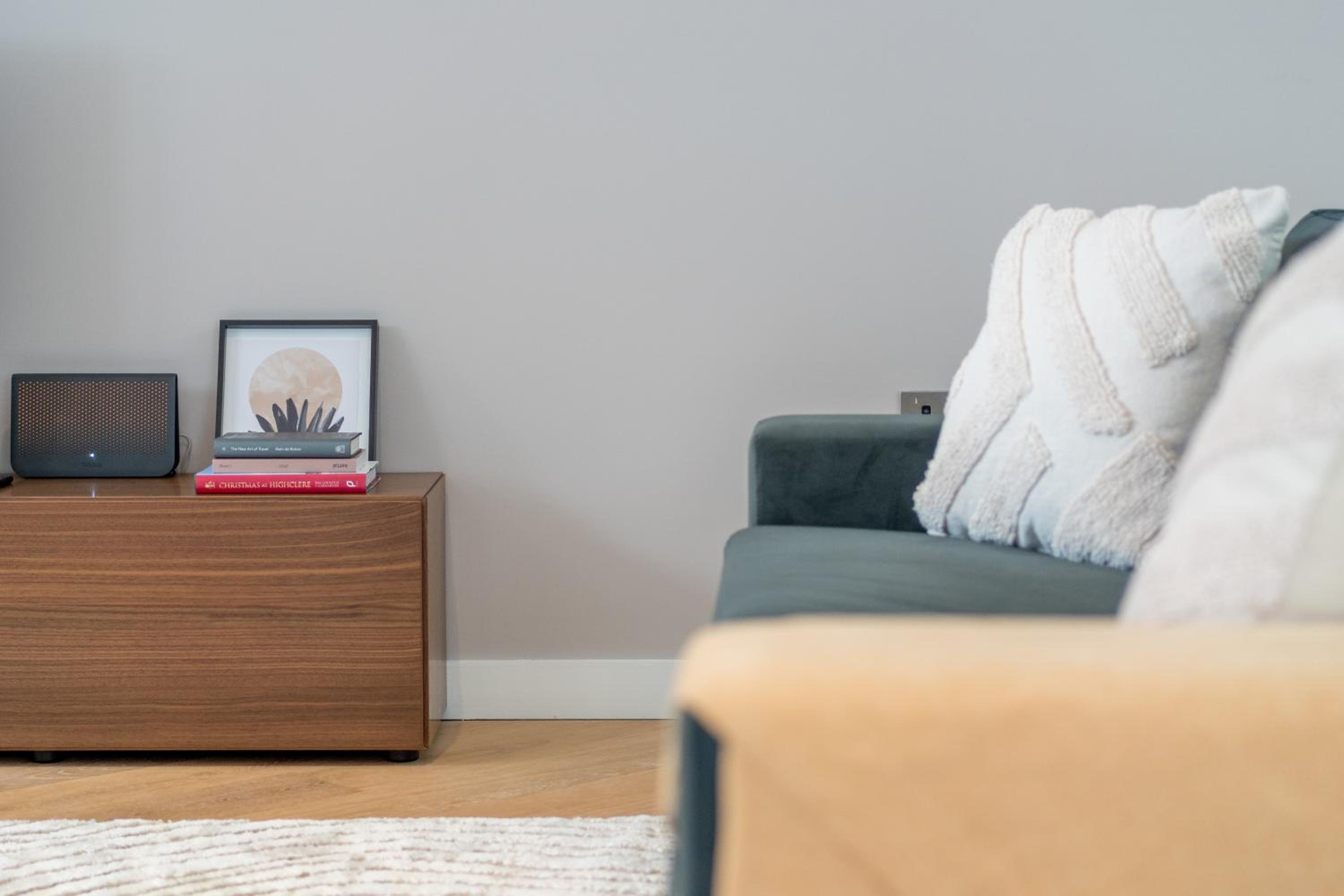 JOIVY Stylish 3 bed, 3 bath house with private courtyard in Chelsea