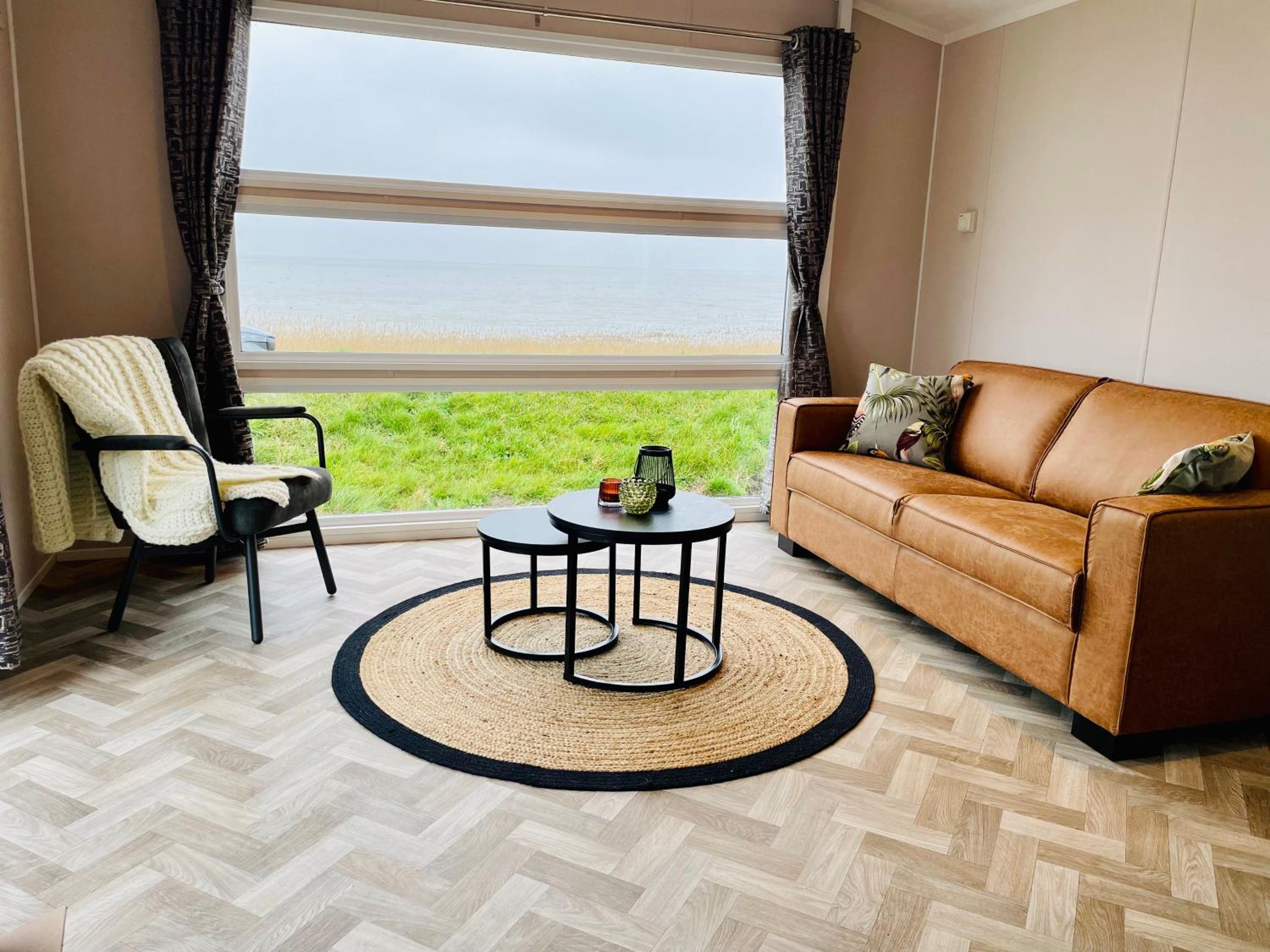 Chalet direct aan Waddenzee view 5