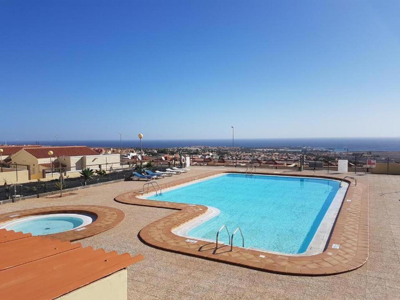 Maison vue mer avec piscine
