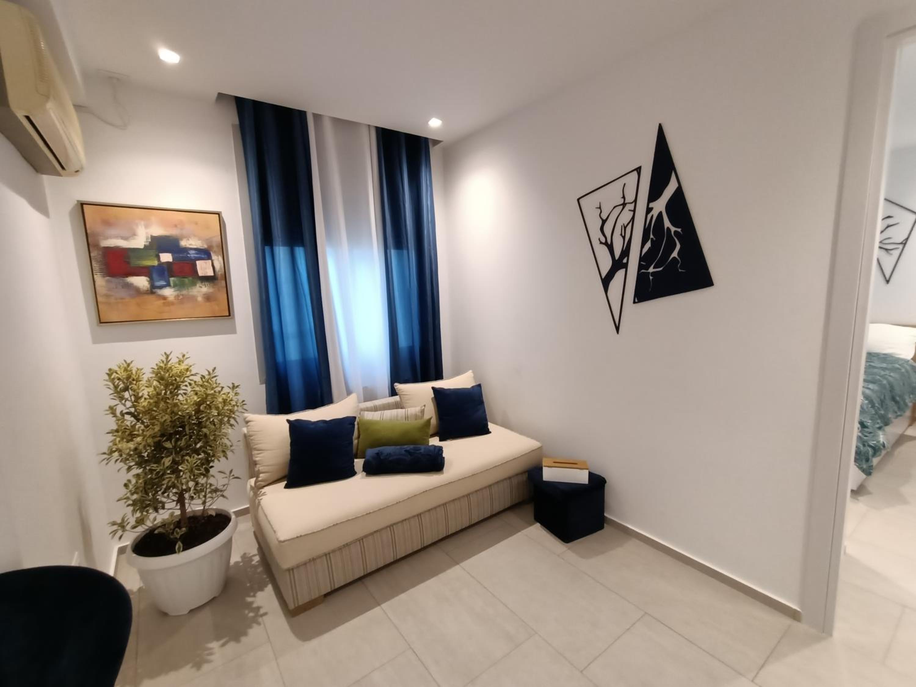 Lovely 1-Bed Apartment in lac1 Tunis view 5