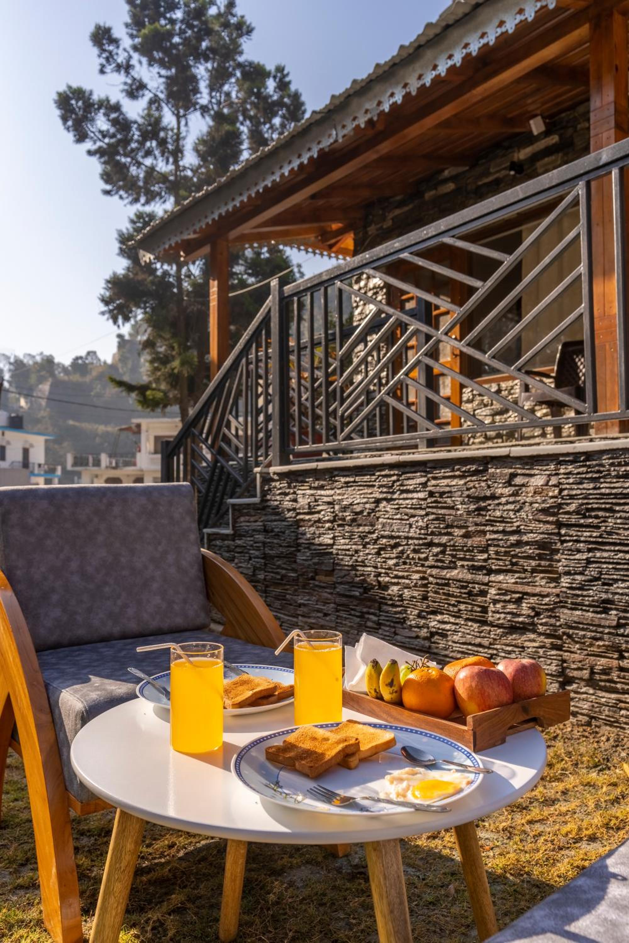 SaffronStays Kurmavana, Bhimtal - luxury cottage with pool and lawn - All clear roads view 3