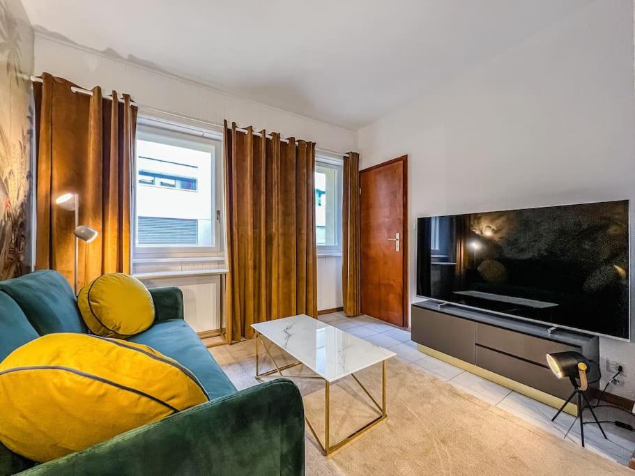 Quiet & Comfy apartment on Av du Casino