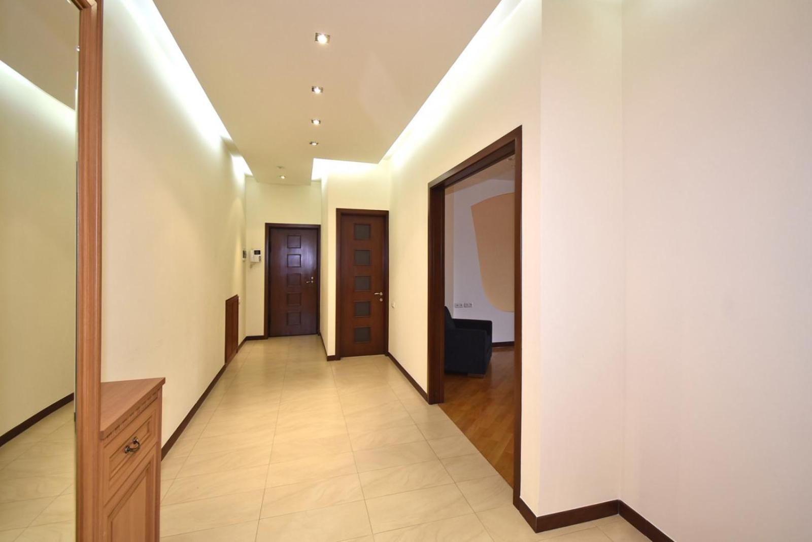 Arami street, 2 bedrooms Beautiful and Sunny apartment DI6413