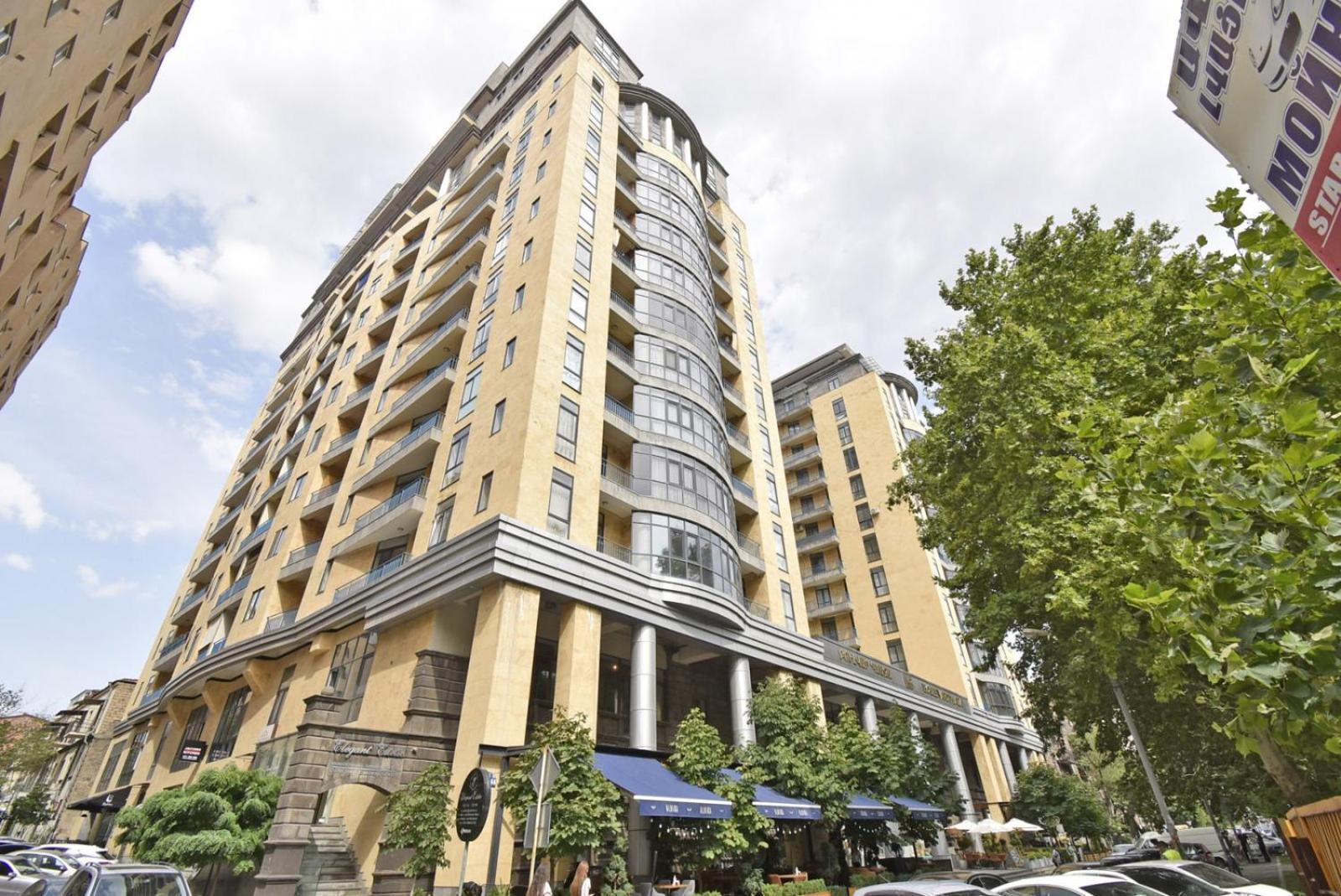 Arami street, 2 bedrooms Beautiful and Sunny apartment DI6413
