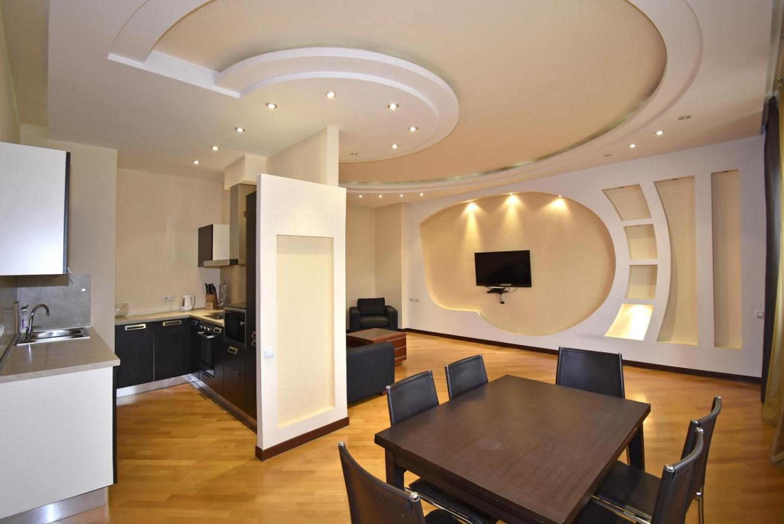 Arami street, 2 bedrooms Beautiful and Sunny apartment DI6413