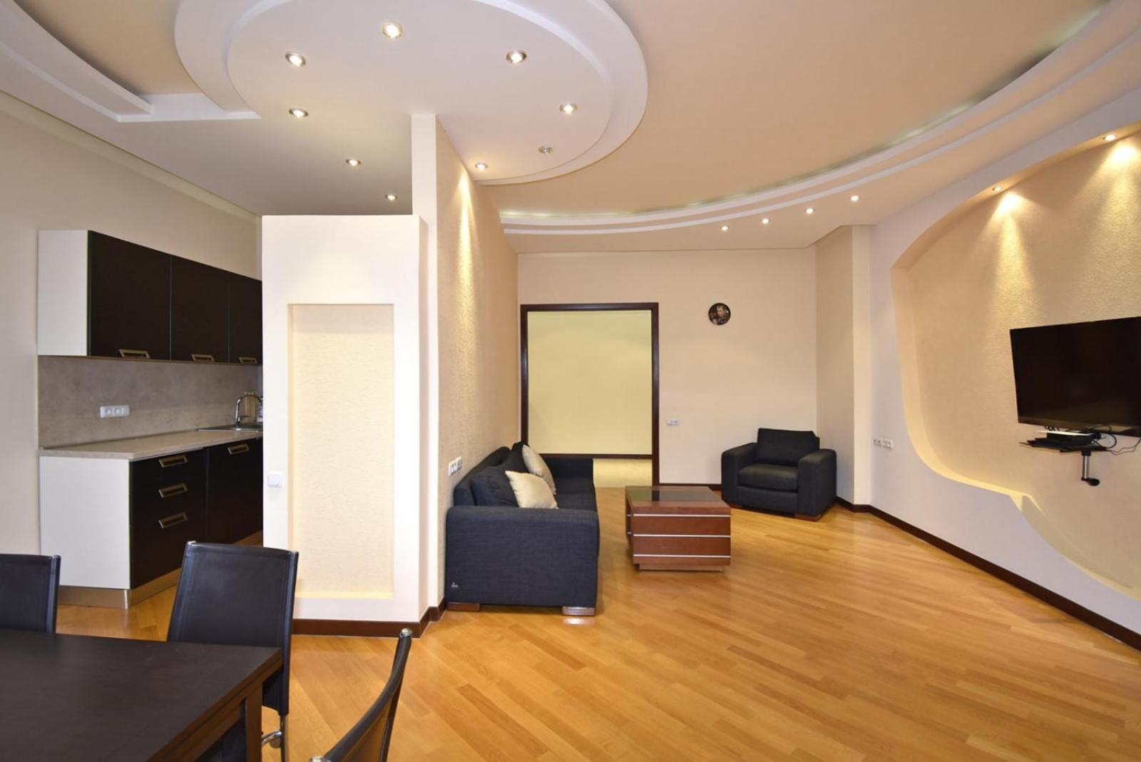Arami street, 2 bedrooms Beautiful and Sunny apartment DI6413