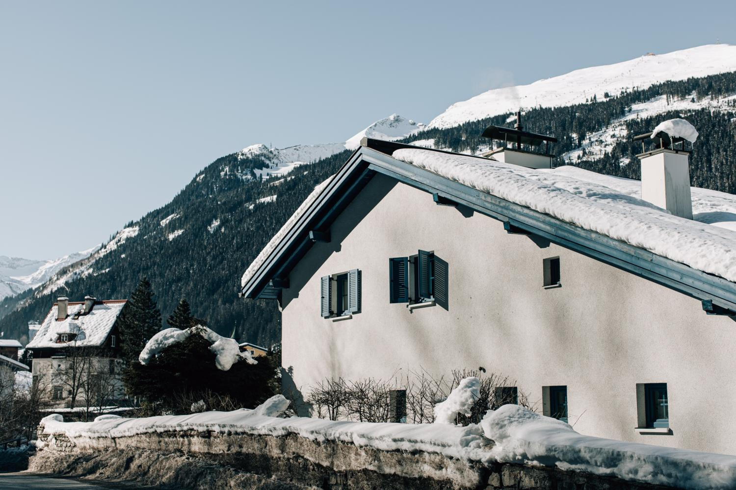 Charming chalet with sauna + views!