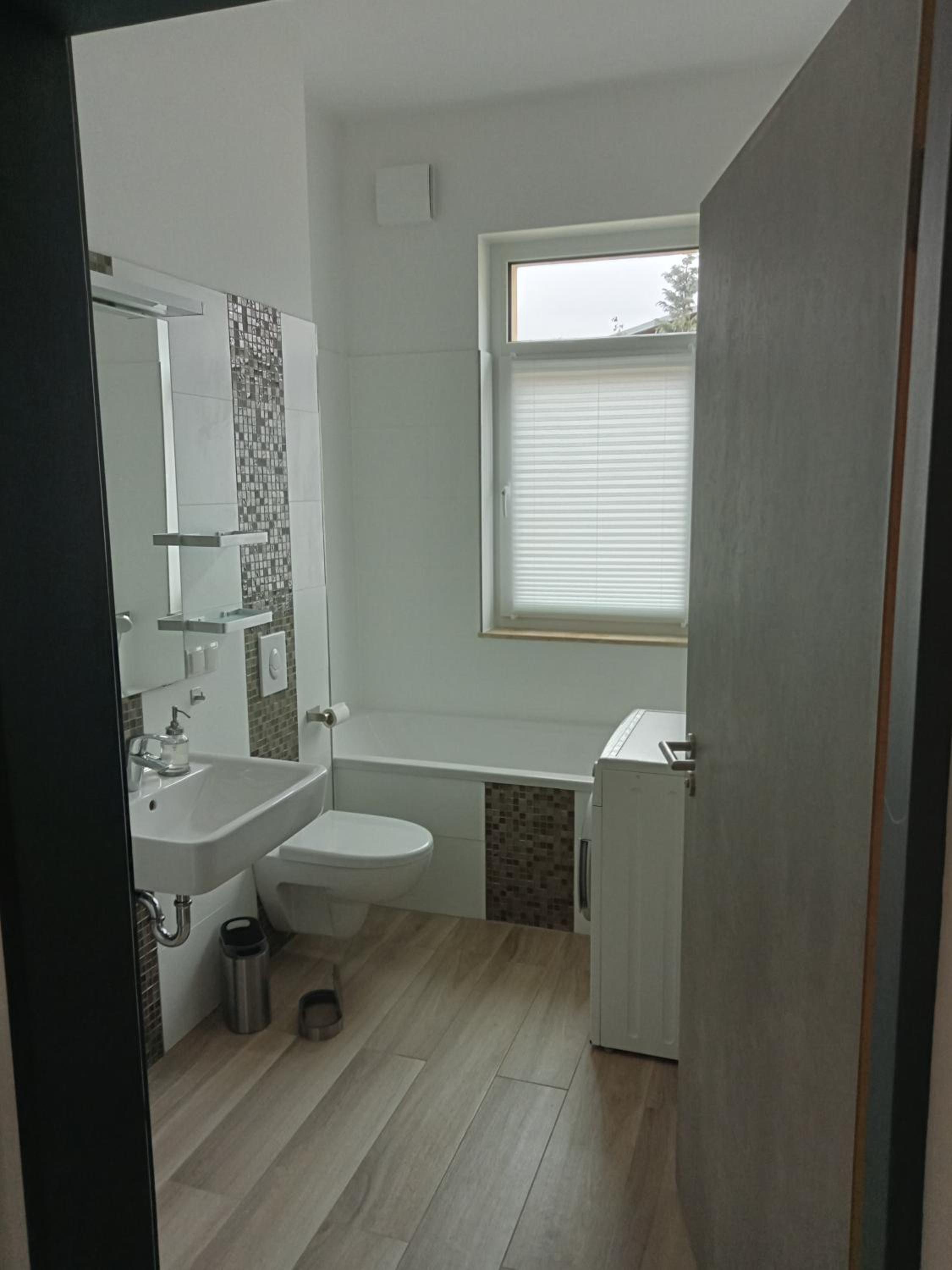 Stadtgrün 2, Ruhiges Apartment mit Terrasse und kostenlosem Parkplatz, ideal für Berlin-Besucher