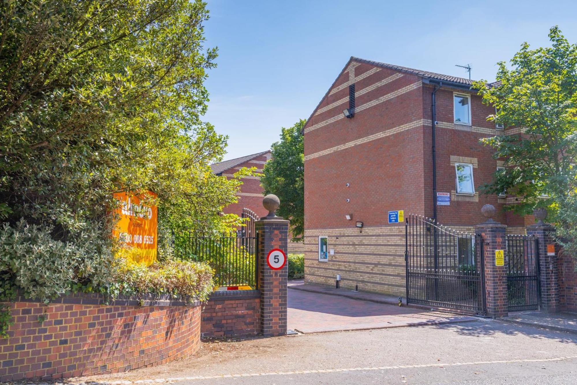 Stylish Private Bedrooms and Apartments at Beech Gardens Student Accommodation
