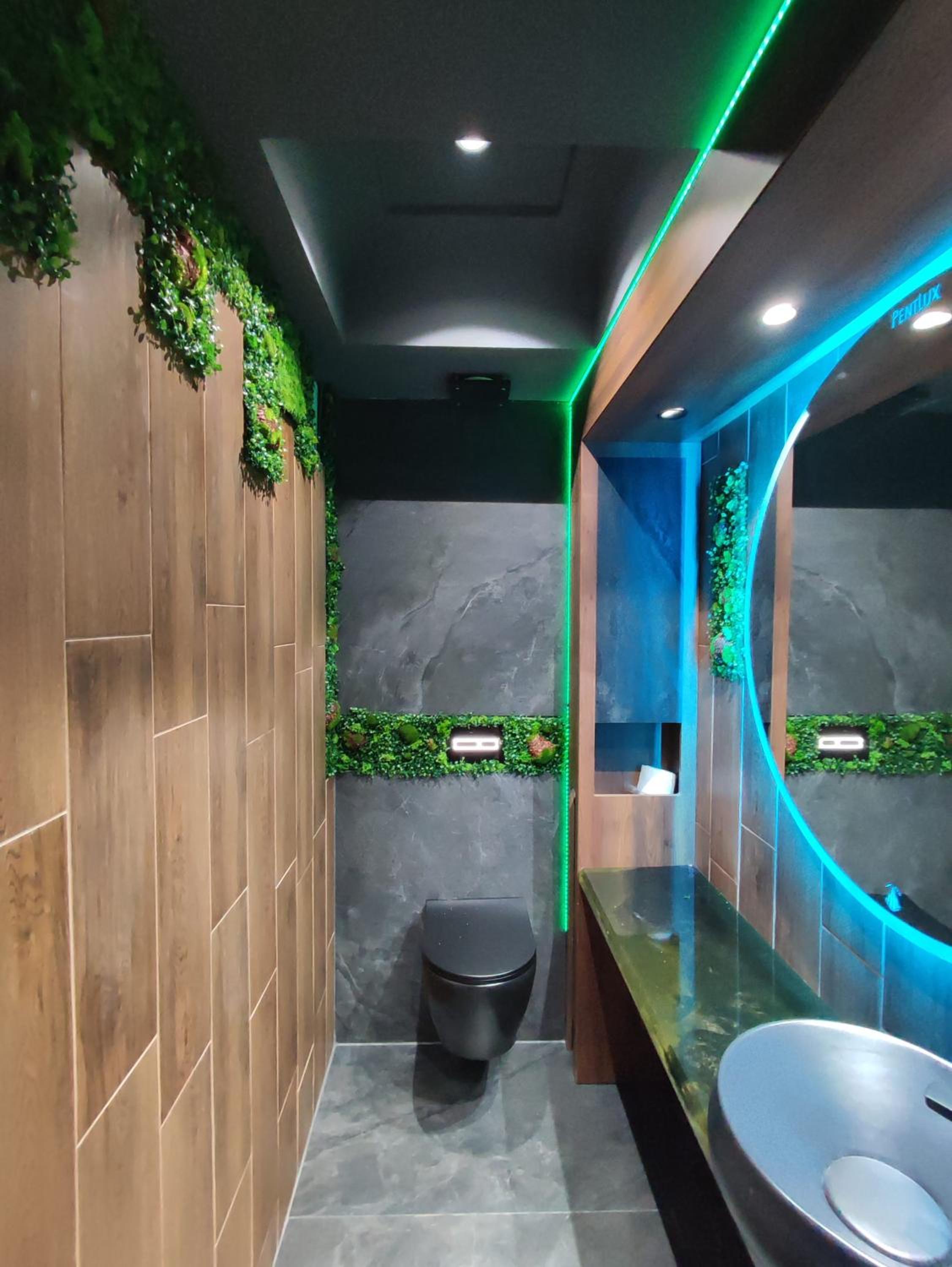Smart Luxury Penthouse Suites - Private Sauna, Hot-Tub, Home Cinema at the best Location in Skopje