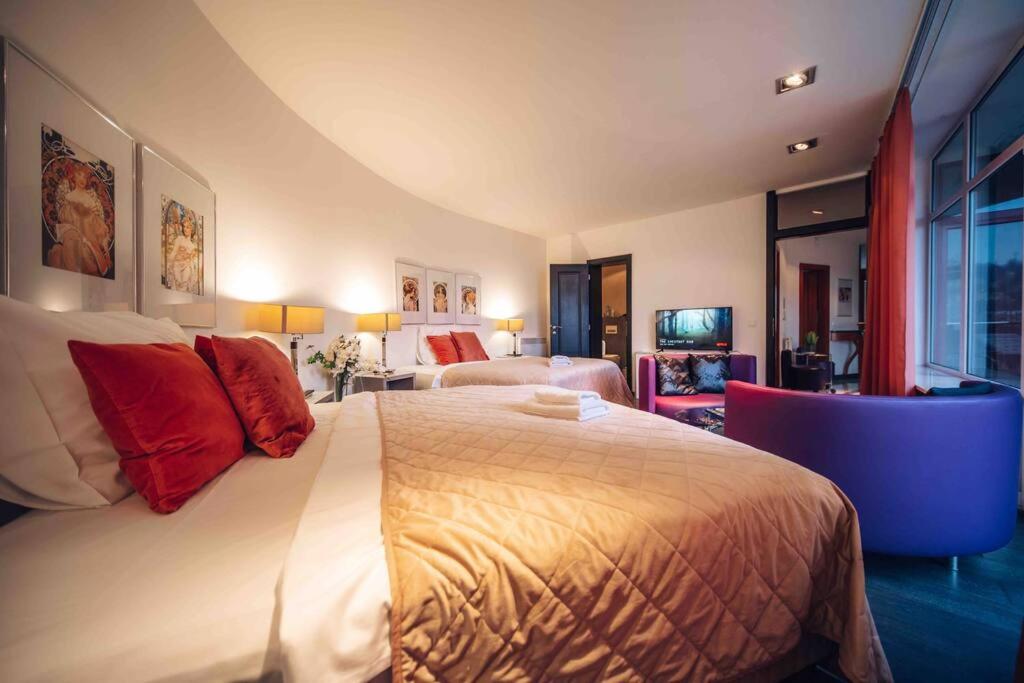 Miami Lovely romantic Garden apartment with whirlpool