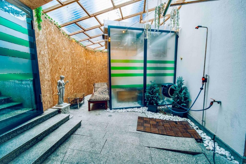 Miami Lovely romantic Garden apartment with whirlpool