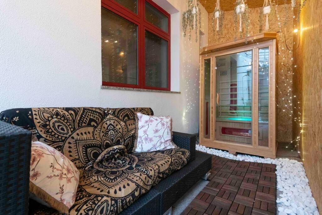 Miami Lovely romantic Garden apartment with whirlpool