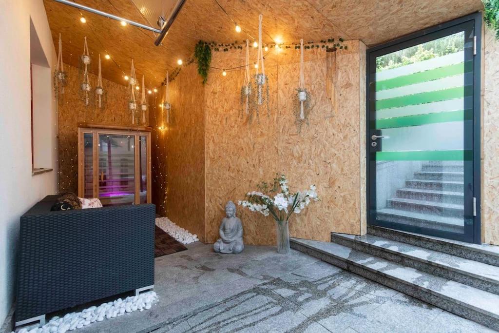 Miami Lovely romantic Garden apartment with whirlpool