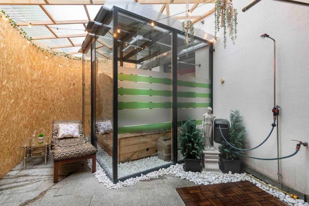 Miami Lovely romantic Garden apartment with whirlpool