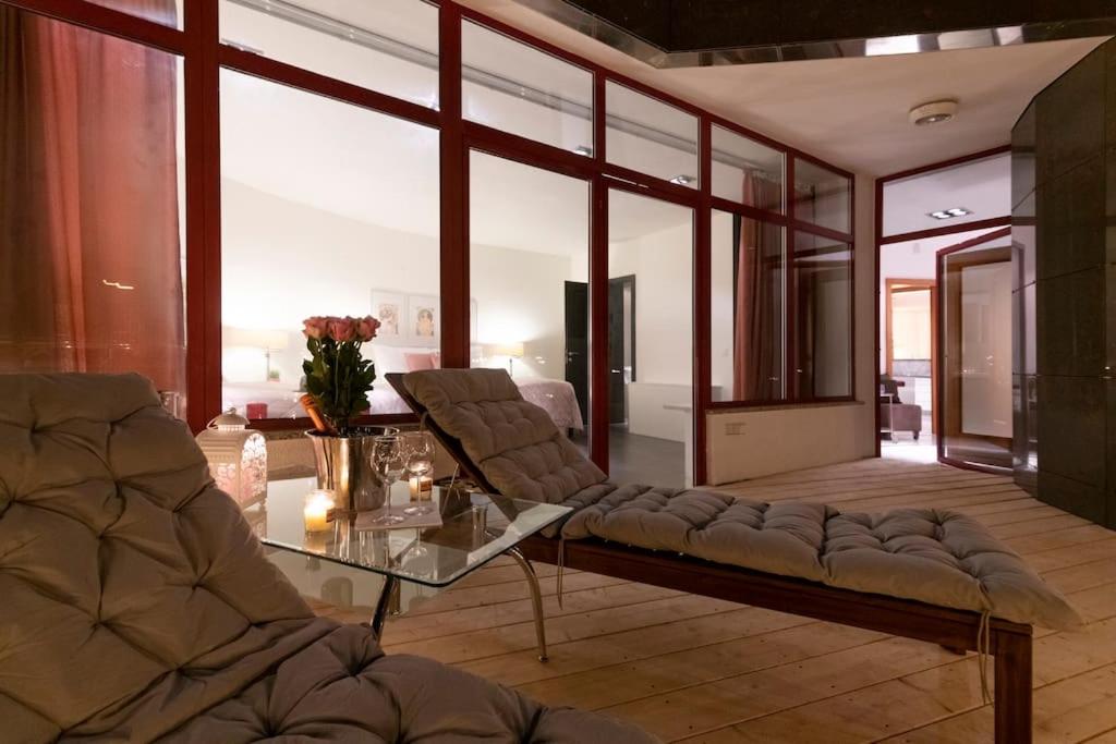 Miami Lovely romantic Garden apartment with whirlpool