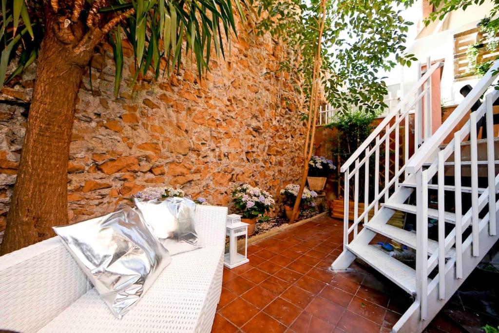 Charming Patio Apartment Trastevere