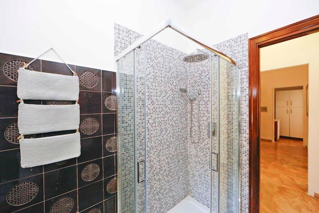 Charming Patio Apartment Trastevere