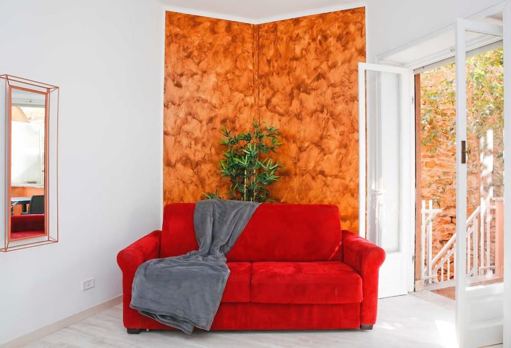 Charming Patio Apartment Trastevere