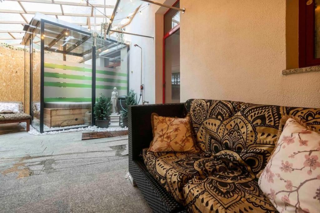 Miami Lovely romantic Garden apartment with whirlpool