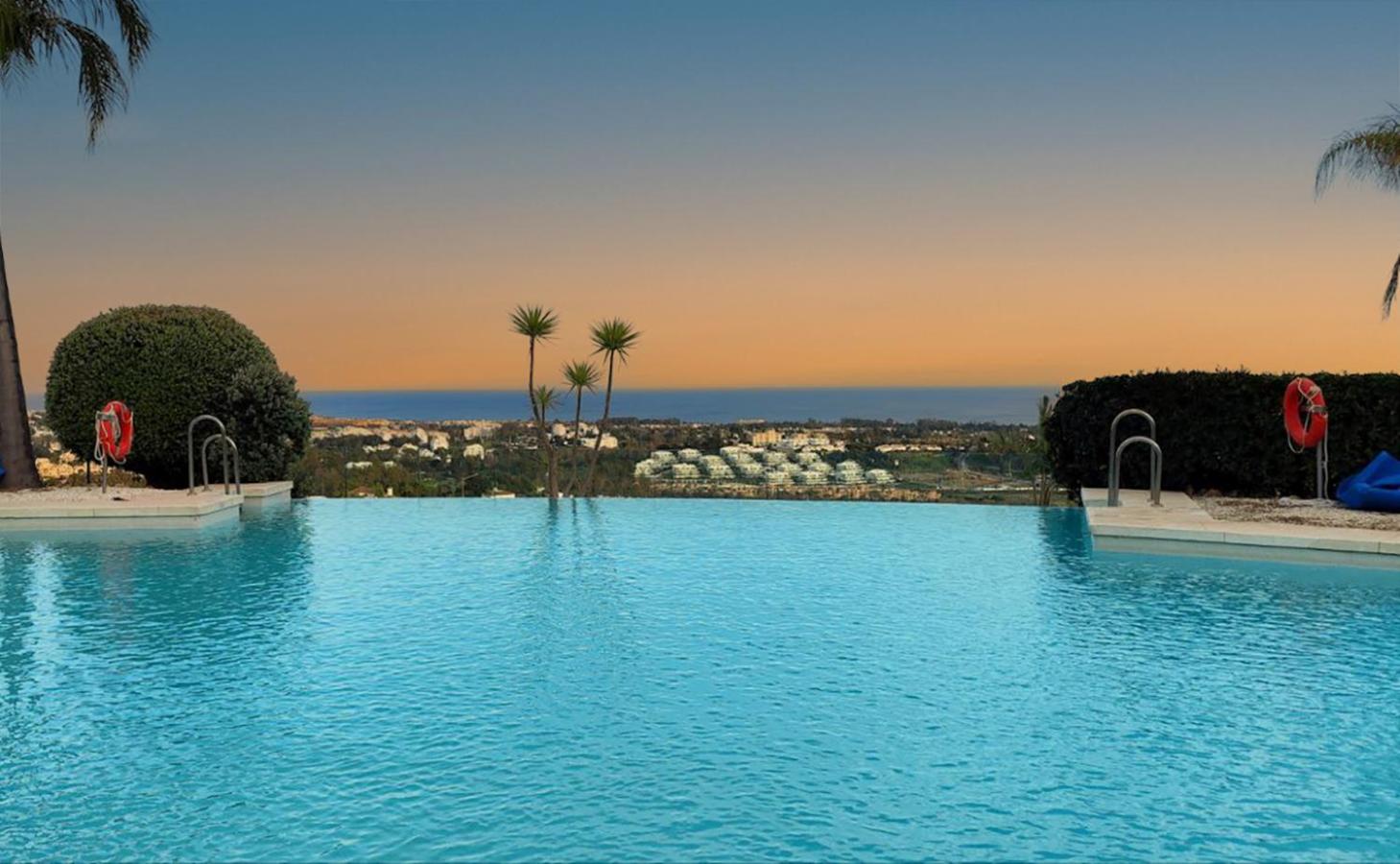 Quartiers Marbella Golden Penthouse - Image 4