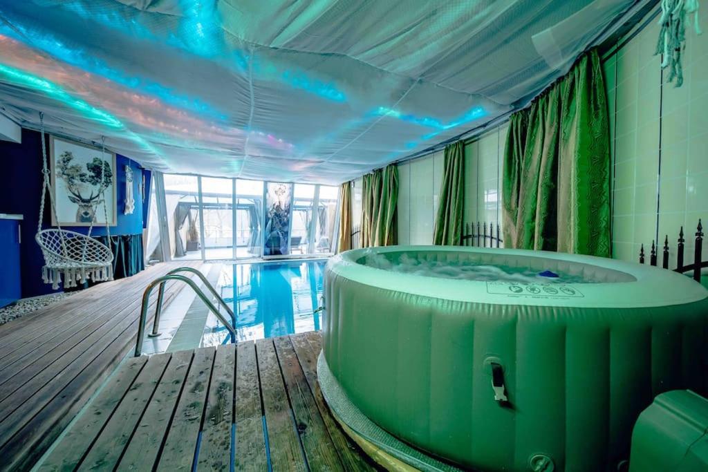 Unique apartment with private pool, cinema, SPA