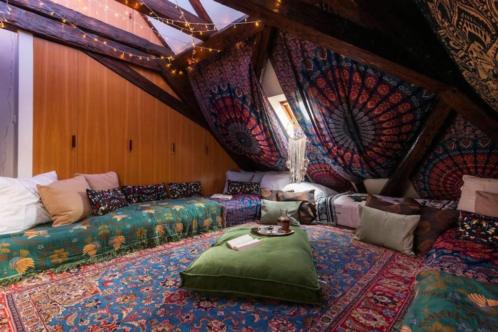 lounge