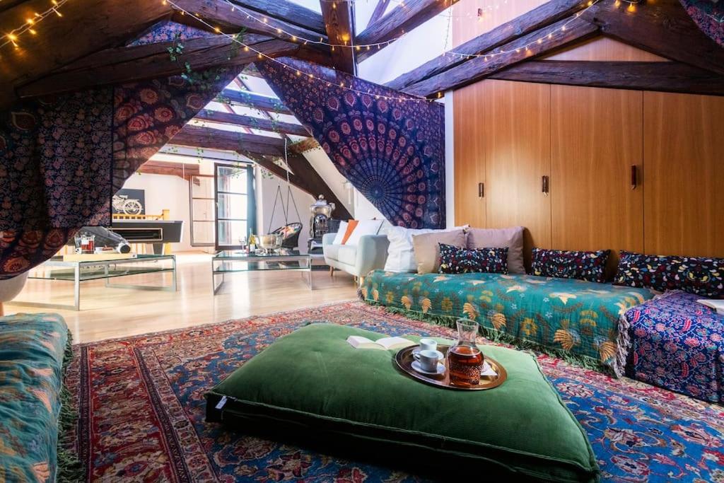 lounge