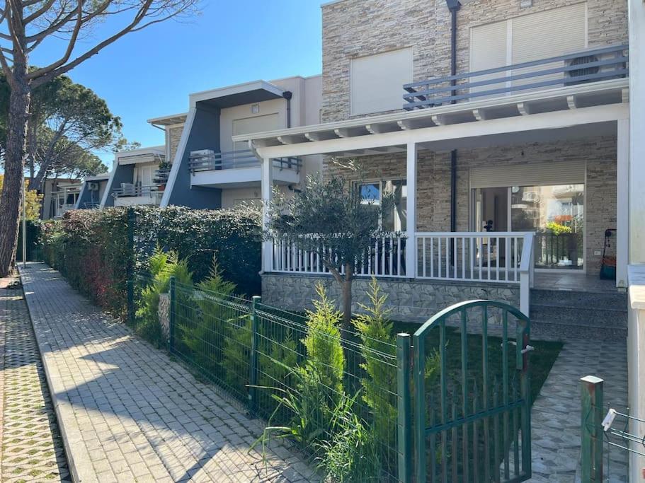 CASA AL MARE, Lura 3 Gjiri i Lalzit