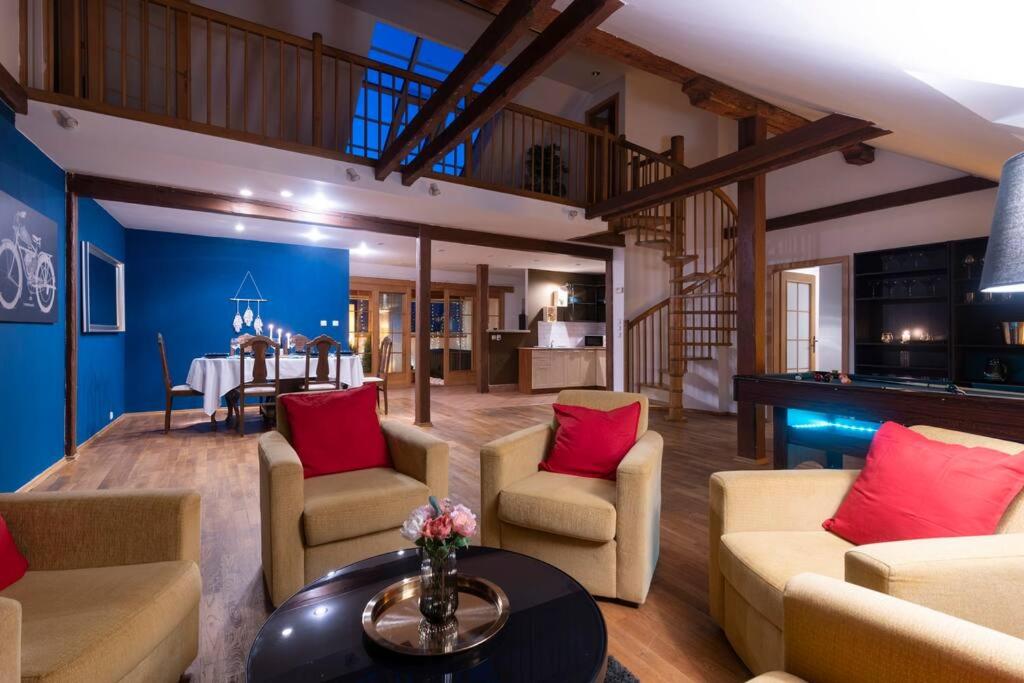 lounge