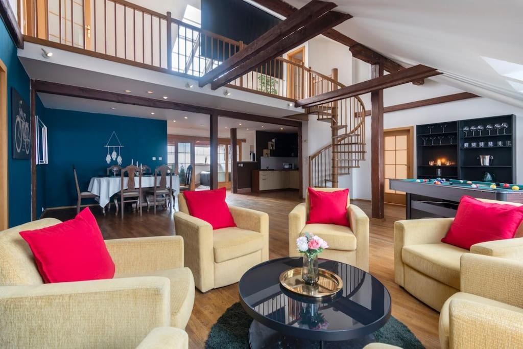 lounge