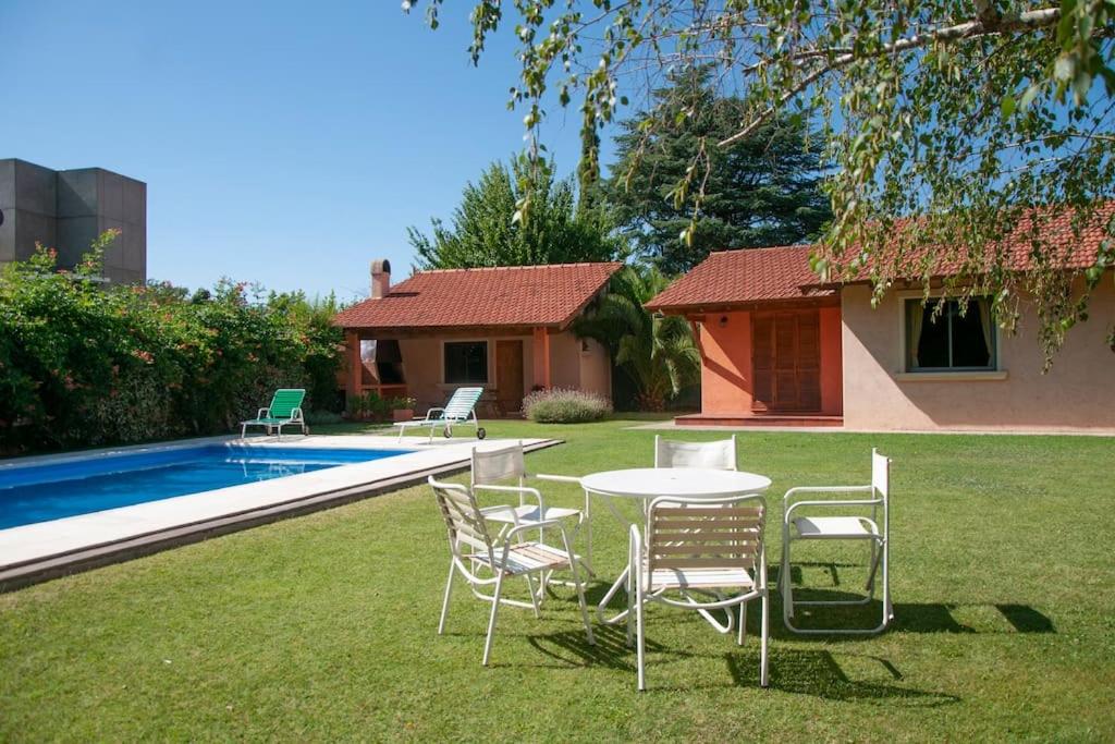 Casa luminosa con pileta ¡ideal para descansar!