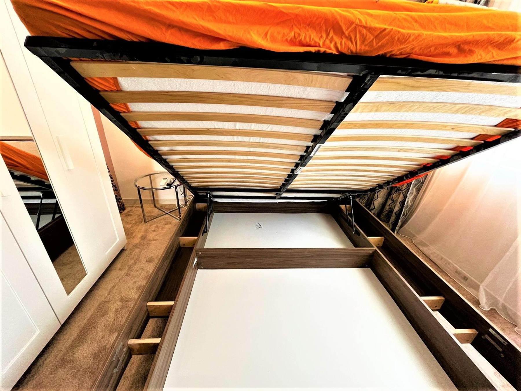 Bravo 5 Holiday Home