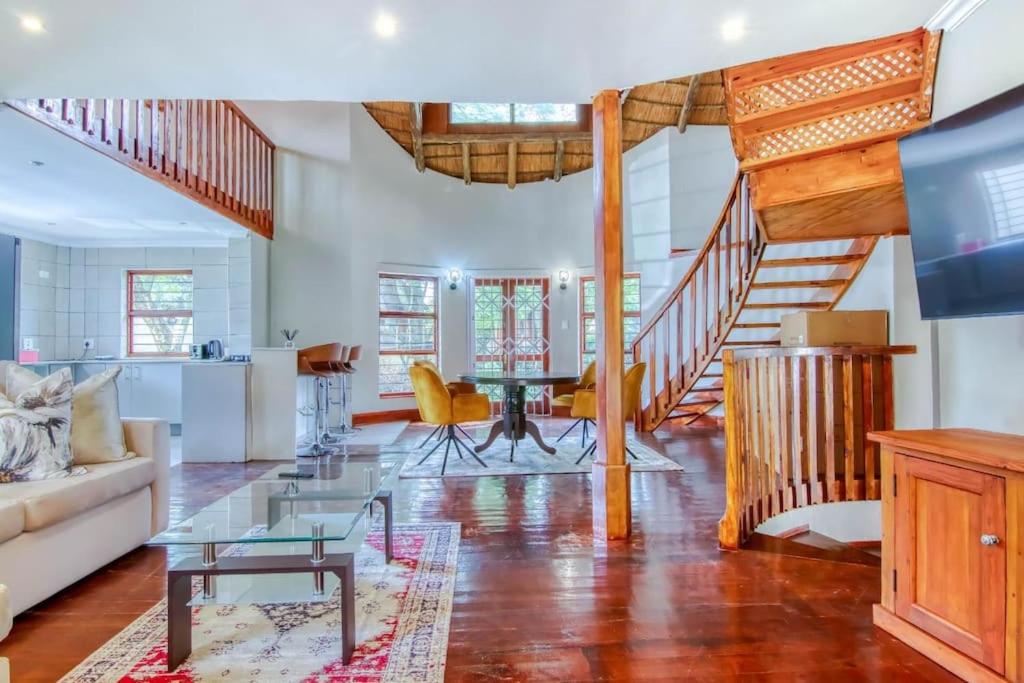 Charming Country Villa Sandton with Back Up Power & Water