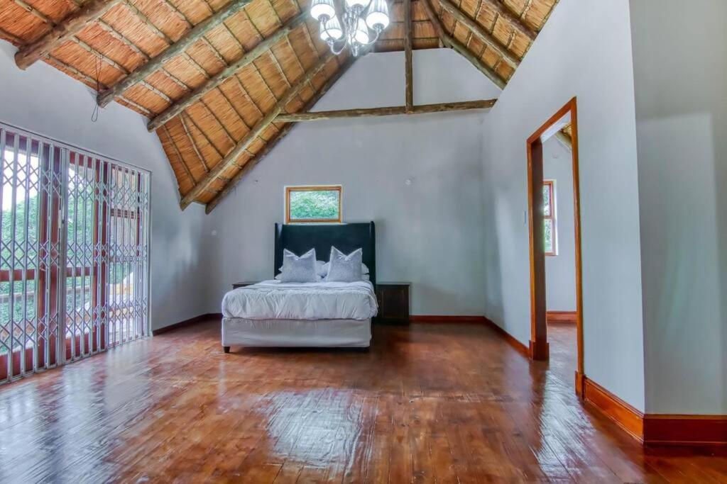 Charming Country Villa Sandton with Back Up Power & Water