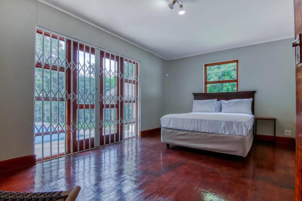 Charming Country Villa Sandton with Back Up Power & Water