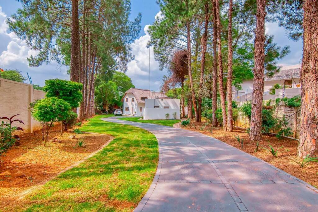 Charming Country Villa Sandton with Back Up Power & Water