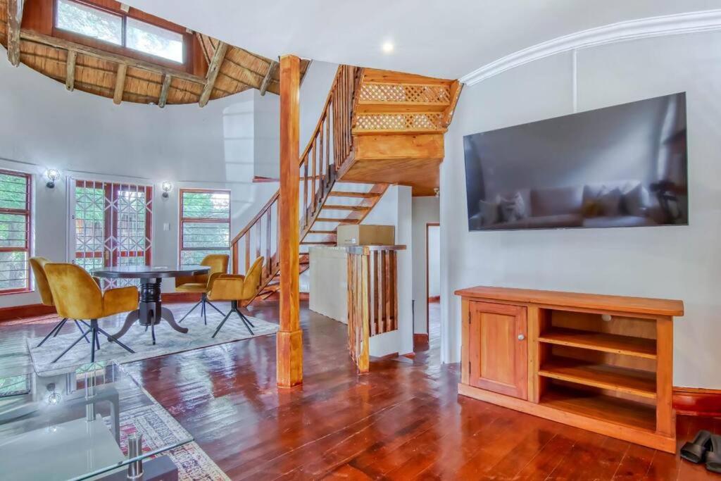 Charming Country Villa Sandton with Back Up Power & Water